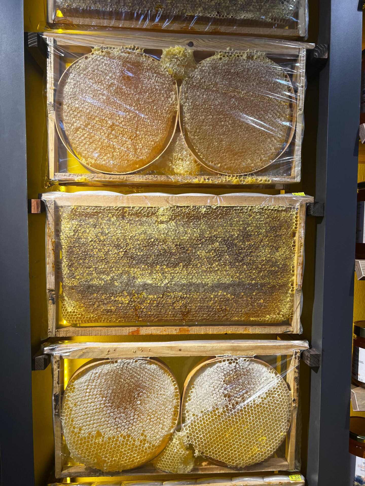 Petekli Yayla Çiçek Balı 1,5 kg